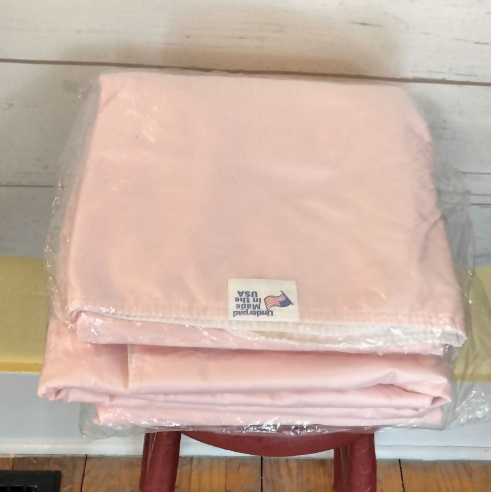 Pink Bed Pads - Picture 2 of 3